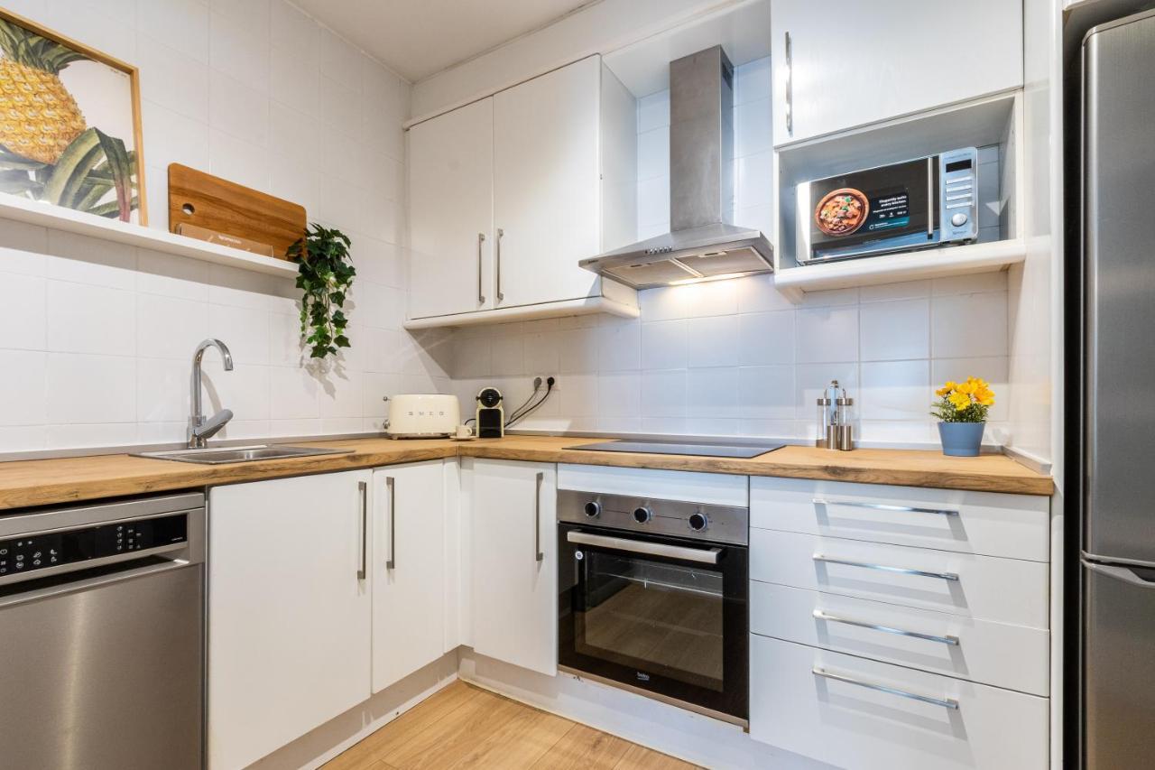 Exclusive Apartments Barcelona 4 Personas Torrella Terrassa Buitenkant foto