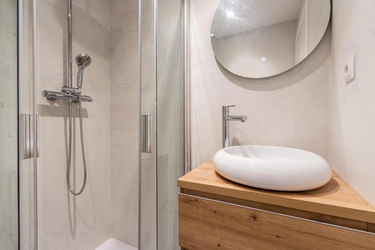 Exclusive Apartments Barcelona 4 Personas Torrella Terrassa Buitenkant foto